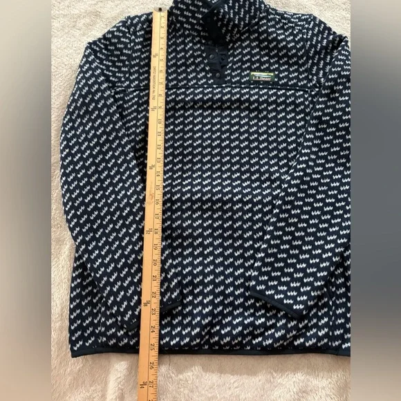 L.L. Bean Women's Blue and White Quarter Zip Sweater (M) - Picture 4 of 7